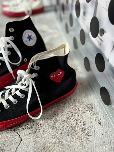 PLAY Comme des Garçons × Converse 紅底單顆愛心帆布鞋