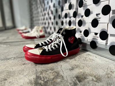 PLAY Comme des Garçons × Converse 紅底單顆愛心帆布鞋-GS小蜜酥日本